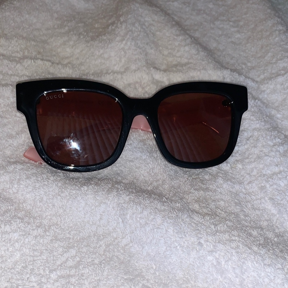 Gucci Black and Pink Sunglasses